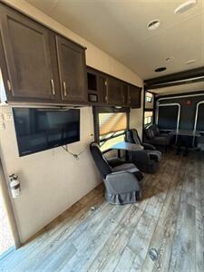 2018 Forest River Sandstorm 336 SLR Toy Hauler   - Photo 10 - Bosque Farms, NM 87068
