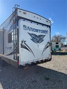 2018 Forest River Sandstorm 336 SLR Toy Hauler   - Photo 4 - Bosque Farms, NM 87068