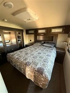 2018 Forest River Sandstorm 336 SLR Toy Hauler   - Photo 17 - Bosque Farms, NM 87068