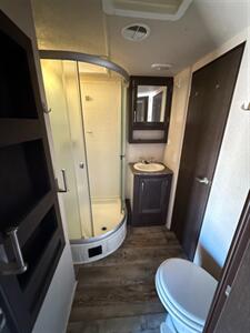 2018 Forest River Sandstorm 336 SLR Toy Hauler   - Photo 16 - Bosque Farms, NM 87068