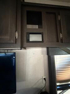 2018 Forest River Sandstorm 336 SLR Toy Hauler   - Photo 19 - Bosque Farms, NM 87068