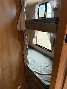 2022 Gulf Stream Vintage Cruiser 23 QBS w/Bunk Beds   - Photo 12 - Bosque Farms, NM 87068