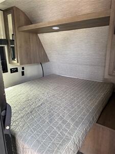 2022 Highland Ridge Olympia 26 BHS w/Oversized Bunk Beds   - Photo 10 - Bosque Farms, NM 87068