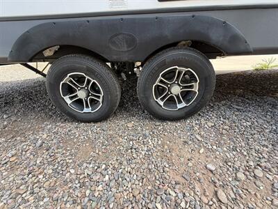 2021 Dutchmen Coleman 2515 RL w/Slide   - Photo 8 - Bosque Farms, NM 87068