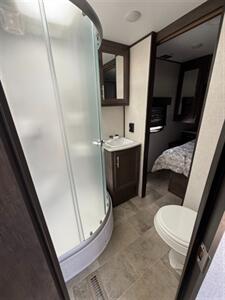 2021 Dutchmen Coleman 2515 RL w/Slide   - Photo 14 - Bosque Farms, NM 87068