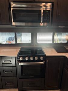 2021 Grand Design Reflection 28BH w/Bunk Room   - Photo 14 - Bosque Farms, NM 87068