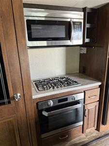 2019 Grand Design Reflection 303 RLS   - Photo 10 - Bosque Farms, NM 87068