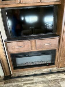 2019 Grand Design Reflection 303 RLS   - Photo 9 - Bosque Farms, NM 87068