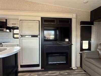 2022 Jayco Eagle 28.5 RSTS w/ 3 Slides   - Photo 8 - Bosque Farms, NM 87068