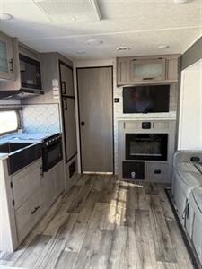 2023 Dutchmen Coleman 1805 RB   - Photo 13 - Bosque Farms, NM 87068