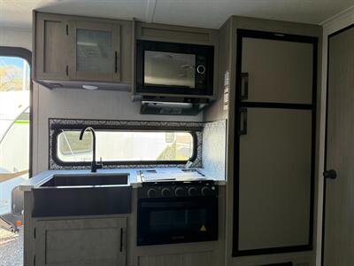 2023 Dutchmen Coleman 1805 RB   - Photo 11 - Bosque Farms, NM 87068