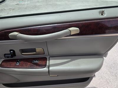 2005 Lincoln Town Car Signature - Photo 18 - Miami, FL 33155