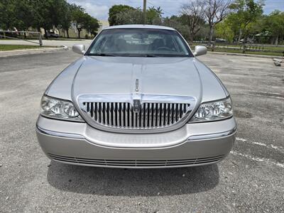 2005 Lincoln Town Car Signature - Photo 7 - Miami, FL 33155