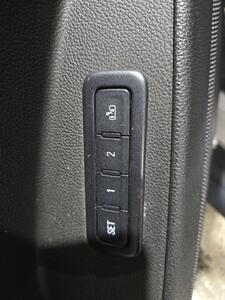 2015 Chevrolet Suburban LT   - Photo 22 - Miami, FL 33155