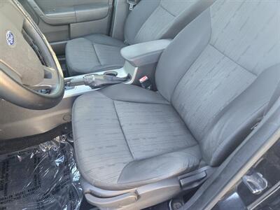 2010 Ford Focus SE   - Photo 10 - Miami, FL 33155