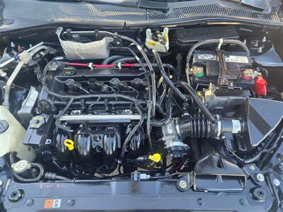 2010 Ford Focus SE   - Photo 14 - Miami, FL 33155