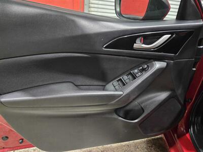 2015 Mazda Mazda3 i Sport   - Photo 16 - Miami, FL 33155