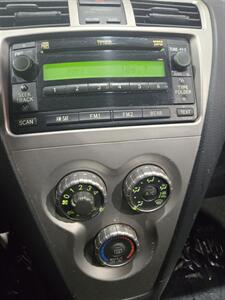 2009 Toyota Yaris   - Photo 12 - Miami, FL 33155