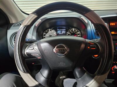 2015 Nissan Pathfinder SV   - Photo 8 - Miami, FL 33155
