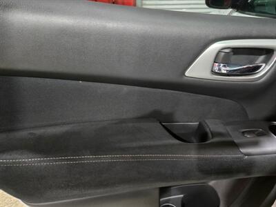 2015 Nissan Pathfinder SV   - Photo 23 - Miami, FL 33155