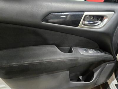 2015 Nissan Pathfinder SV   - Photo 22 - Miami, FL 33155