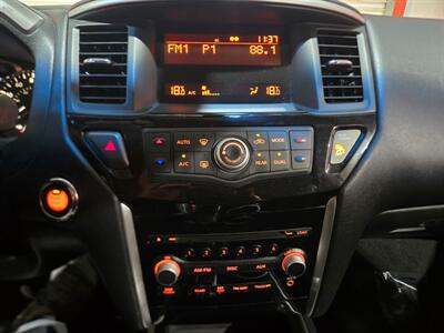 2015 Nissan Pathfinder SV   - Photo 11 - Miami, FL 33155