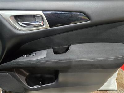 2015 Nissan Pathfinder SV   - Photo 24 - Miami, FL 33155