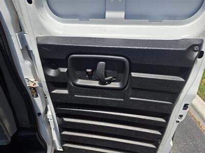2018 Chevrolet Express 2500   - Photo 15 - Miami, FL 33155