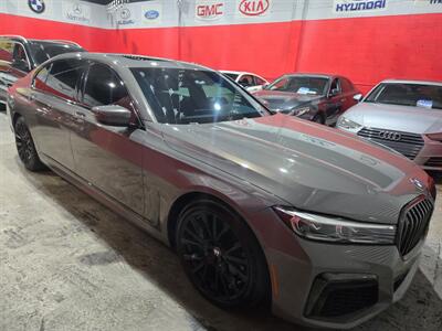 2022 BMW 740i   - Photo 3 - Miami, FL 33155