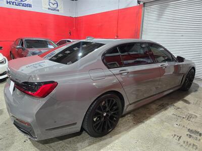 2022 BMW 740i   - Photo 4 - Miami, FL 33155