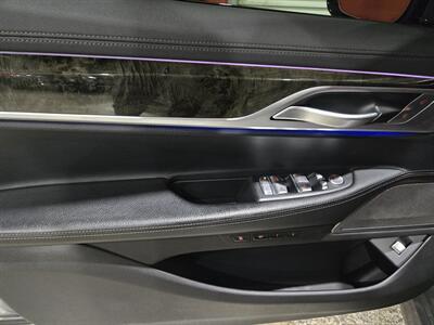 2022 BMW 740i   - Photo 20 - Miami, FL 33155