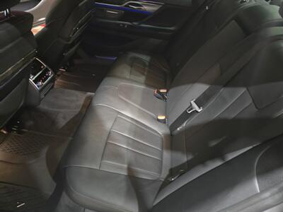 2022 BMW 740i   - Photo 15 - Miami, FL 33155