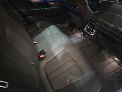 2022 BMW 740i   - Photo 16 - Miami, FL 33155