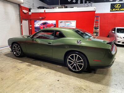 2023 Dodge Challenger R/T   - Photo 2 - Miami, FL 33155