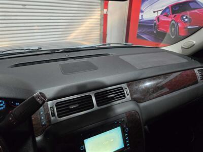 2007 GMC Yukon Denali   - Photo 14 - Miami, FL 33155