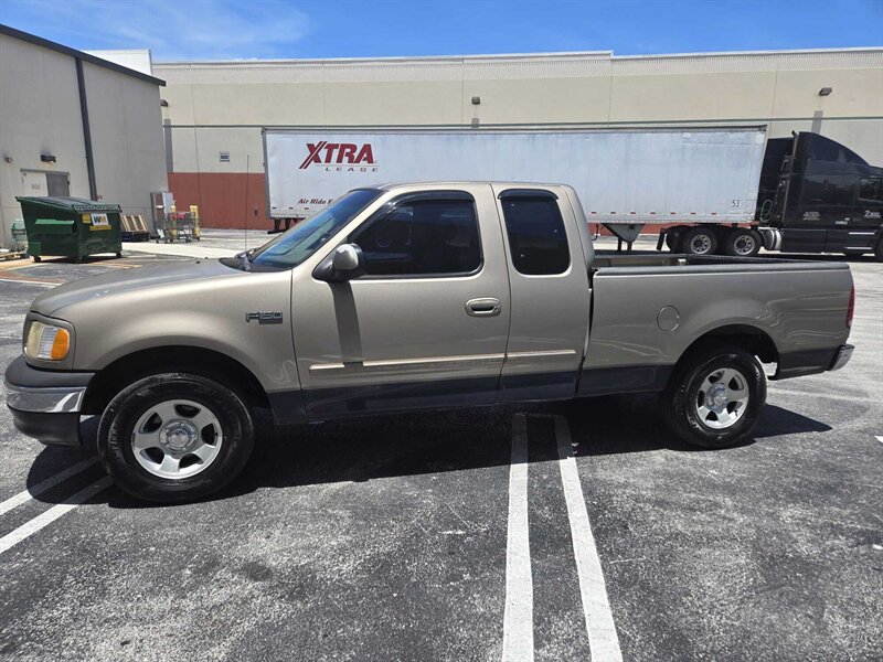 2001 Ford F-150 XL - Photo 1 - Miami, FL 33155