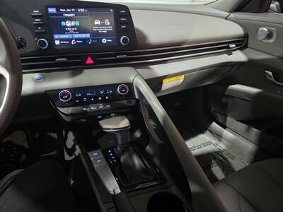 2022 Hyundai ELANTRA SEL - Photo 16 - Miami, FL 33155