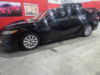 2018 Toyota Camry LE   - Photo 1 - Miami, FL 33155