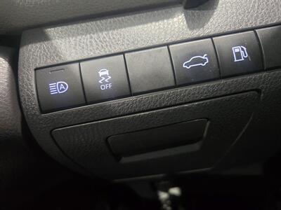 2018 Toyota Camry LE   - Photo 20 - Miami, FL 33155