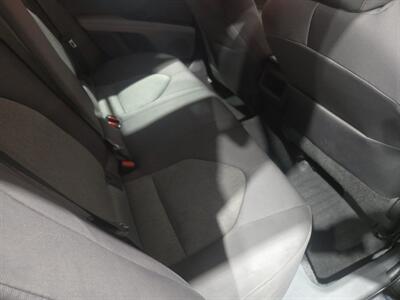 2018 Toyota Camry LE   - Photo 15 - Miami, FL 33155