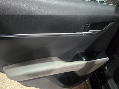 2018 Toyota Camry LE   - Photo 17 - Miami, FL 33155