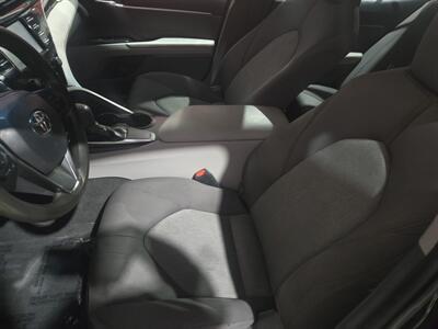 2018 Toyota Camry LE   - Photo 13 - Miami, FL 33155