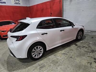 2023 Toyota Corolla Hatchback SE   - Photo 3 - Miami, FL 33155
