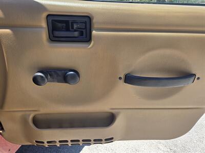 1998 Jeep Wrangler Sport 2dr Sport - Photo 19 - Miami, FL 33155