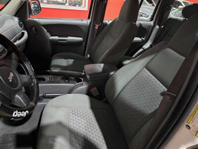 2005 Jeep Liberty Sport   - Photo 10 - Miami, FL 33155