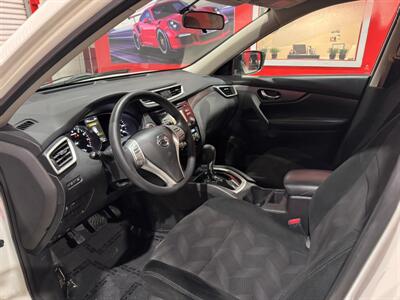 2015 Nissan Rogue SV   - Photo 17 - Miami, FL 33155
