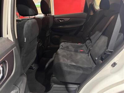 2015 Nissan Rogue SV   - Photo 19 - Miami, FL 33155