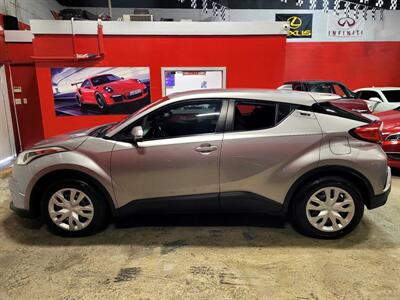 2019 Toyota C-HR LE   - Photo 3 - Miami, FL 33155