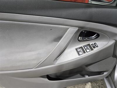 2010 Toyota Camry LE   - Photo 18 - Miami, FL 33155