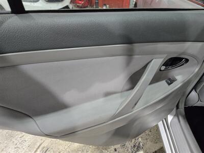 2010 Toyota Camry LE   - Photo 19 - Miami, FL 33155